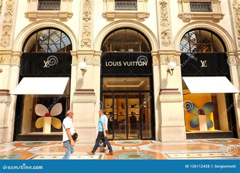 orario apertura negozio louis vuitton milano|Louis Vuitton italy price list.